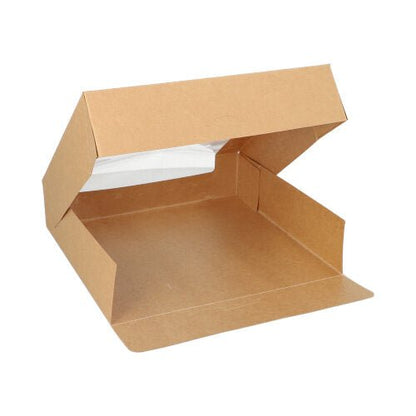 En PAPSTAR 25 kagekartoner med låg firkantet med sigtvindue af PLA fra PAPSTAR GmbH i brun, med miljøvenligt design og et gennemsigtigt vindue på det øverste låg, udstillet tom mod hvid baggrund.