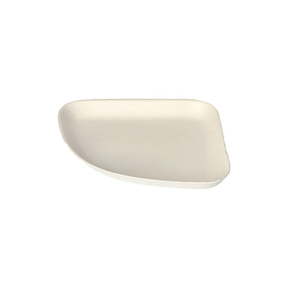 De 4 tallerkener sukkerrør "ren" hvid "Belle Vie, Ligne Carrée" fra PAPSTAR GmbH viser cremefarvede, uregelmæssigt formede tallerkener med afrundede kanter og glat overflade, der er afbildet mod en hvid baggrund.