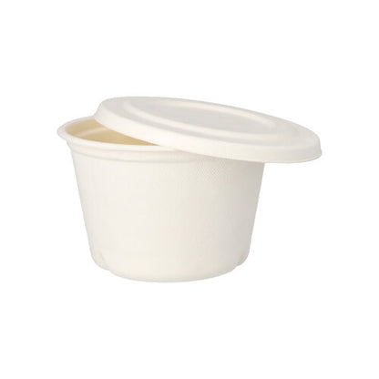 Afbildet er en delvist åben PAPSTAR 50 suppeskål af sukkerrør "pure" hvid fra PAPSTAR GmbH mod hvid baggrund - ideel til miljøvenlige, bæredygtige ud-af-huset behov.