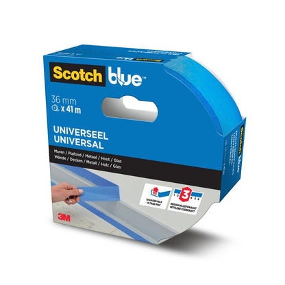 En rulle 3M Deutschland GmbH ScotchBlue™ malertape "Multi-Surface", 36 mm x 41 m, i blå emballage. Emballagen viser brugen på vægge, metal, træ og glas, hvilket understreger den universelle kompatibilitet.
