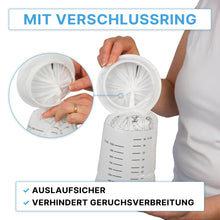 Eine Person demonstriert das Verschließen eines ARNOMED Spuckbeutels mit Verschlussring (ARNOWA GmbH), eines weißen medizinischen Kunststoffbeutels mit Messmarken und bebilderter deutscher Anleitung, die den Auslaufschutz und die Geruchsvermeidung hervorhebt. Satz: 25 Stück.