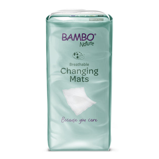 Eine Packung Bambo Nature Wickelunterlage, 60x60 cm mit Superabsorber (10 Paar) von Abena Re-Seller GmbH, in hellgrüner Verpackung mit einer Mattenillustration und dem Slogan "Because you care".