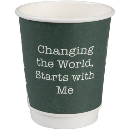 Den tomme kaffekop med dobbeltvæg Bio "Green Leaves" fra Abena Re-Seller GmbH i mørkegrøn bærer foran den hvide skrift "Changing the World, Starts with Me" og står foran hvid baggrund.