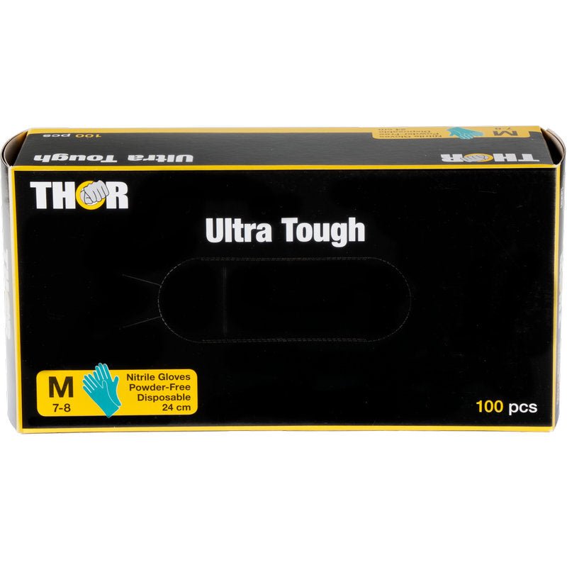 En grøn æske med teksten "Thor Ultra Tough" fra Abena Re-Seller GmbH indeholder 100 mellemstore, pudderfri engangs-nitrilhandsker (24 cm) - det holdbare produkt er ideelt til udendørsaktiviteter.