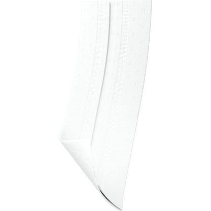 En enkelt hvid Abena Re-Seller GmbH engangsvaskehandske fra en pakke med 125, lavet af 6-lags papir med prægemønster og let foldet ende, med målene 19x25 cm og isoleret på hvid baggrund.