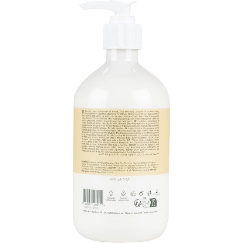 En hvid plastpumpeflaske fra Abena Re-Seller GmbH med en beige bagetiket viser produktinformationer, ingredienser og detaljer om denne let parfumerede hudplejelotion (14% fedtindhold, 500ml) til tør hud. Nederst er der symboler og en stregkode.