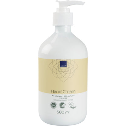 En hvid 500 ml pumpeflaske med teksten "Håndcreme, 21% fedtindhold, let parfumeret" fra Abena Re-Seller GmbH; beige-guld etiket; vegansk, dermatologisk testet, parfumeret og fri for farvestoffer.