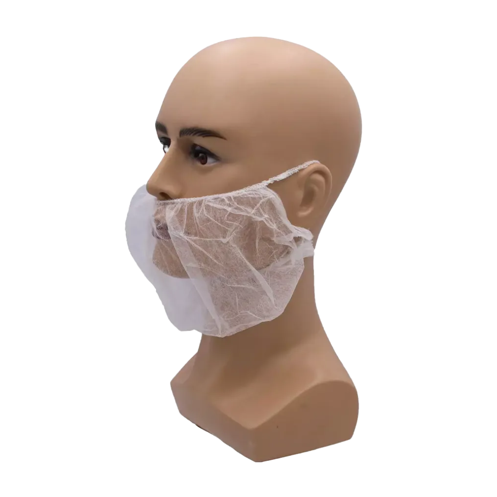 Et mannequin hoved præsenterer AMPri MED-COMFORT PP skægmasker i hvid, fremstillet af polypropylen-spunbond. Skægmasken er designet til at passe komfortabelt omkring ørerne og effektivt dække den nederste del af ansigtet, især hage- og kæbeområdet. Den enkle hvide baggrund fremhæver produktet fra AMPri Handelsgesellschaft mbH effektivt.