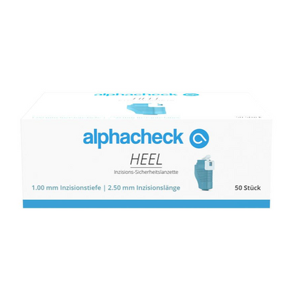 En æske Alphacheck HEEL incisions-sikkerhedslancetter, forskellige størrelser fra Berger Med GmbH, er beregnet til kapillær blodprøvetagning. Den hvide æske med blå tekst viser et billede af en lancet og angiver i nederste højre hjørne "1,00 mm snitdybde" og "2,50 mm snitlængde" samt "50 stykker". Teksten er på tysk.