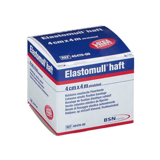 En æske BSN Elastomull® haft, et elastisk fikseringsbandage med latexfrit polymer. Emballagen er hvid med blå og rød tekst; størrelsen er angivet som 4 cm x 4 m i udstrakt tilstand; etiketten er fra BSN Medical GmbH.