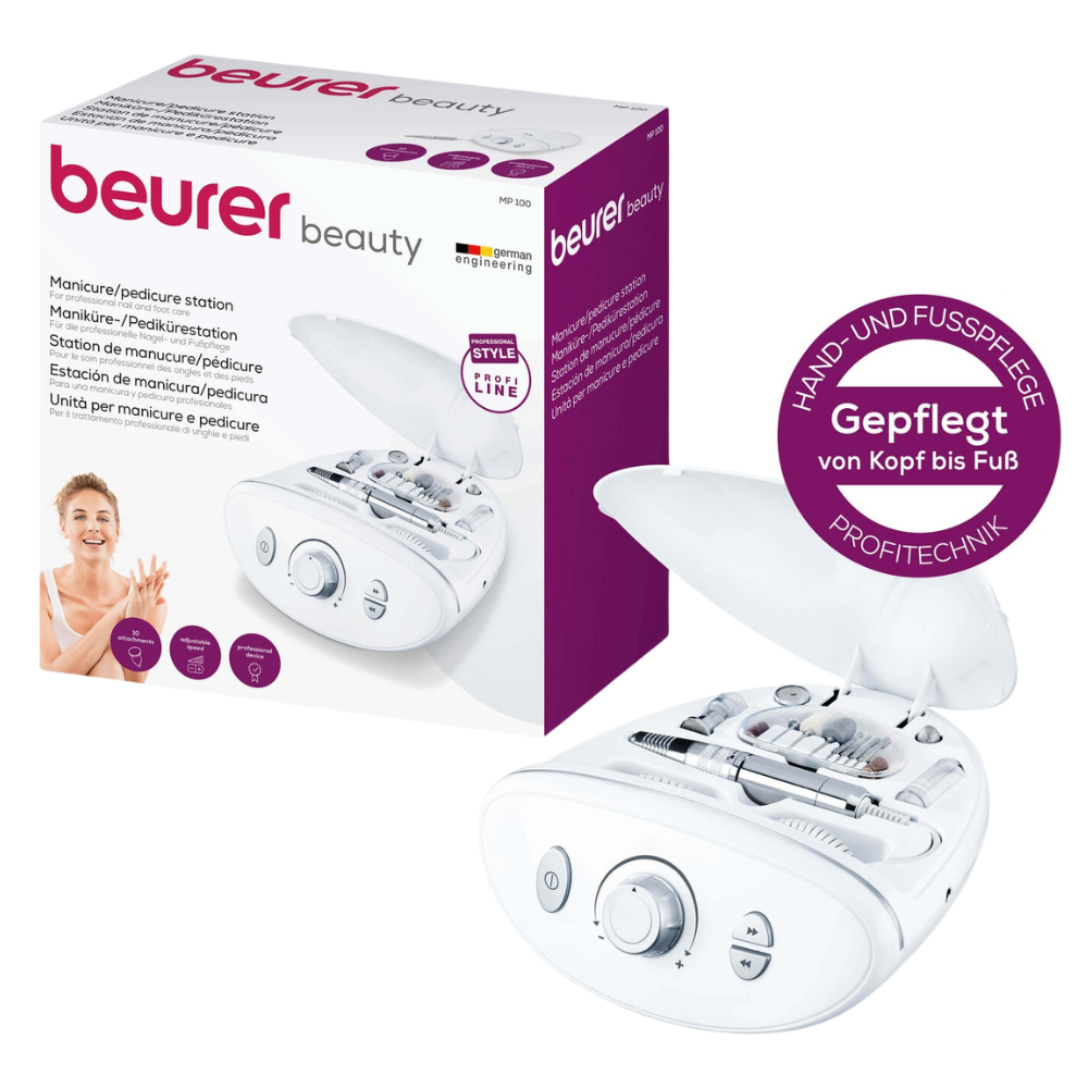 Billedet viser Beurer MP 100 Manicure-/Pedicurestation Pakke (1 styk) fra Beurer GmbH ved siden af det egentlige sæt. Det hvide design med violet tekst fremhæver de forskellige vedlagte vedhæftninger og værktøjer og har dreje- og knapkontrol, hvilket gør det til et professionelt valg af neglefræser til hjemmepleje.
