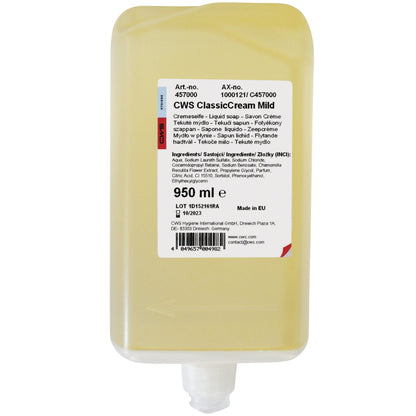 En rektangulær genopfyldningsbeholder fra CWS sæbecreme 950 ml fra CWS, med en gullig creme. På etiketten er der produktdetaljer, ingredienser, stregkode og producentinformation for en behagelig hudfornemmelse.