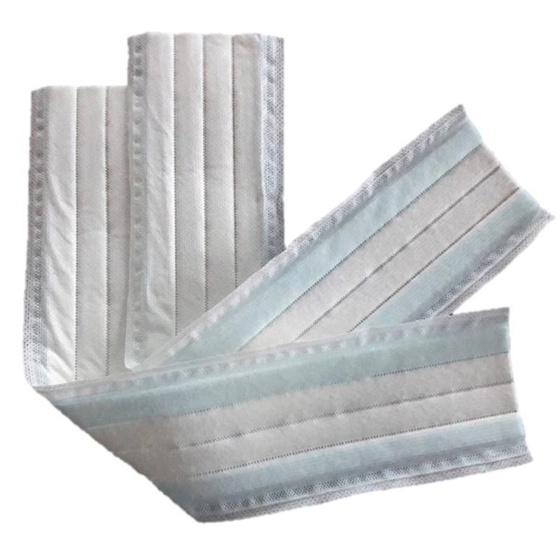 Den TASKISUM Primed Mop fra Diversey Deutschland GmbH & Co. OHG er en høj kvalitet, forimprægneret engangsmikrofibermoppe (1-pak), der er designet til hygiejnisk rengøring på hvidt underlag.