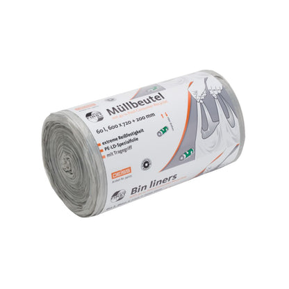 Eine Rolle DEISS First Plus Pcr Müllbeutel 60 Liter, 34045 mit Tragegriff von EMIL DEISS KG (GmbH + Co.) hebt in deutscher Schrift die Abmessungen und die klimaneutrale Natur hervor. Das Etikett mit einem Mülleimersymbol enthält Text in Englisch und Deutsch. Diese teilweise abgerollten Müllbeutel enthalten einen PCR-Anteil von 40 % und sind für umweltbewusste Benutzer gedacht.