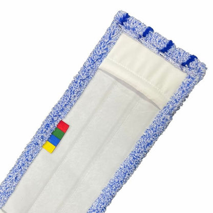 Arcora RUNNER BLUE DB - FC MED DÆKBLAD fra Arcora International GmbH har et rektangulært blå-hvidt mikrofibermoppehoved med hvidt centrum og fire farvede vedhæng - ideelt til rengøring af blå løbere eller andre indendørsløbere.