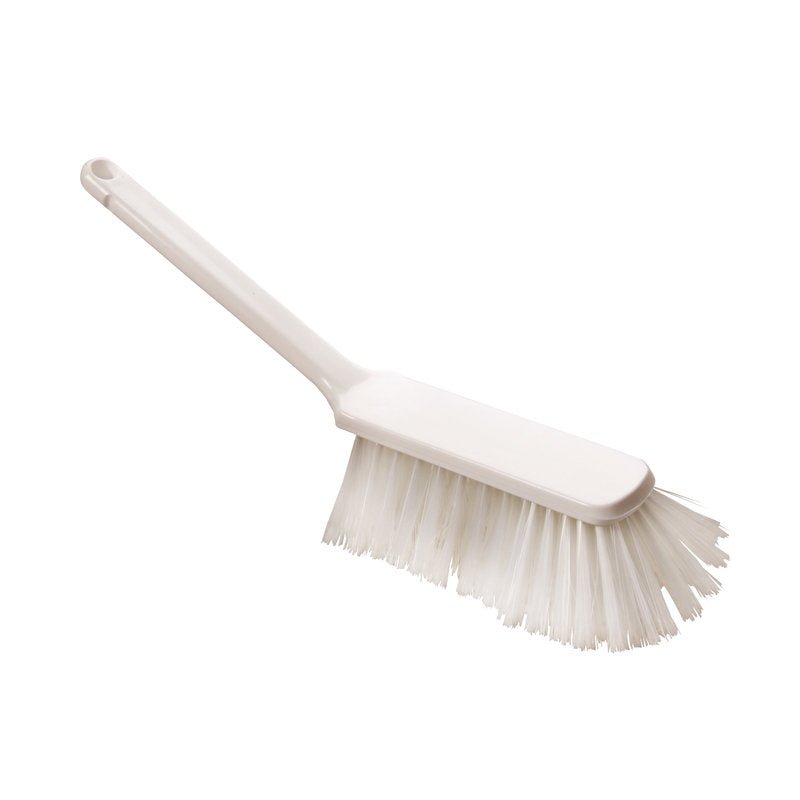 HANDBESEN fra Haug Bürsten KG er en hvid plastikrensebørste med bløde, PBT-slidte ø 0,25 mm børster og målene 310x40x50 mm. Den har et langt håndtag med ophængshul og tæt pakkede, udadgående vinklet børster for effektiv rengøring.