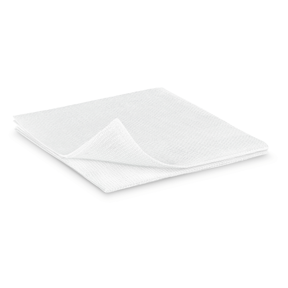 En hvid struktureret mikrofiber-rengøringsklud, pænt foldet og placeret på en enkel hvid baggrund i Hartmann ES-kompresser i papirpose, 17 tråde, 12-lags, usteril fra Paul Hartmann AG.