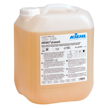 En 10-liters beholder af halvtransparent plast med produktet Kiehl ARENAS-alcawash Flydende alkalisk universalmiddel fra Johannes Kiehl KG, med et håndtag og en etiket med produktoplysninger og instruktioner; indeni er der et gulligt flydende vaskemiddel synligt.
