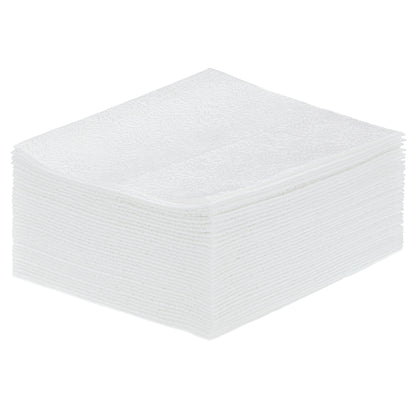 Ein Stapel der Kimberly-Clark GmbH Auslaufartikel: Kimtech® Pure Wischtücher, weiß und viertelgefaltet (12 Packs x 35 Blatt), ist ordentlich arrangiert und betont die hochwertige, saugfähige Qualität der Tücher.