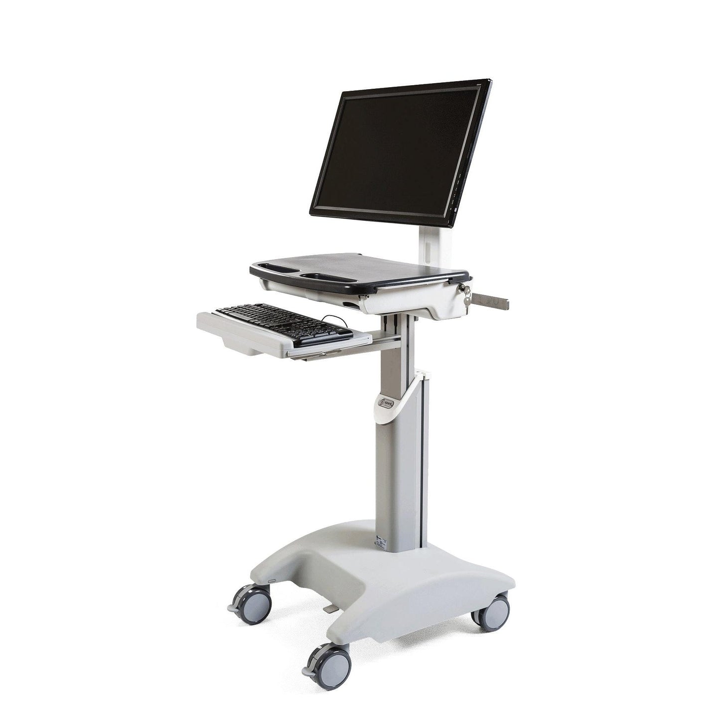 Den Novocal Mobile Arbejdsstation til bærbar computer eller panel-pc inkl. højdejusterbar monitorarm og VESA (1 stk.) er en mobil arbejdsstation på hjul, vist med monitor og tastatur, foran en enkel hvid baggrund.