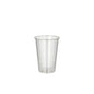 Det kolde drikkebæger „pure“ PLA 0,2 l glasklart fra PAPSTAR GmbH med sit minimalistiske og enkle cylindriske design præsenteres foran en simpel hvid baggrund for at fremhæve dets miljøvenlige potentiale.
