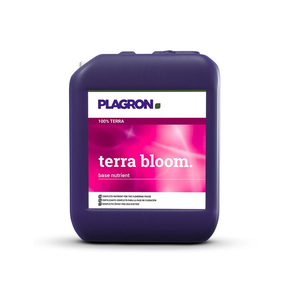 En mørkelilla "Plagron Terra Bloom"-beholder fra Bertels B.V. har en pink grafik og er mærket som basisnæringsstof til blomstring. Den har et øvre håndtag og en hældetud for nem hældning og sikrer dermed optimal plantevækst.