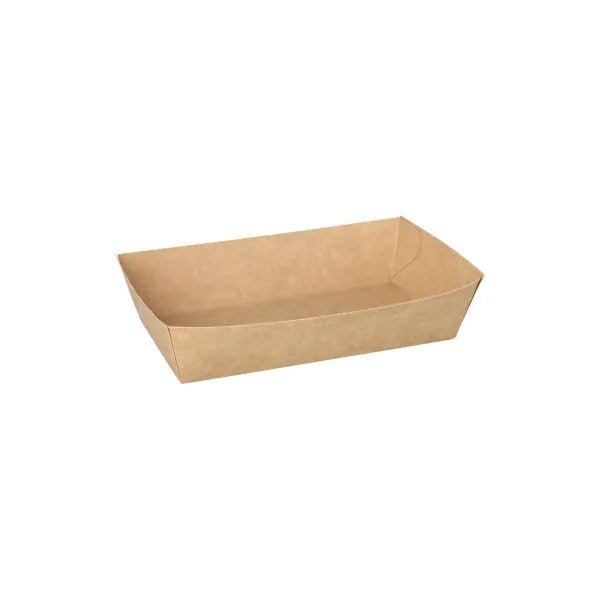 En PAPSTAR 50 snackbakker, pap "pure" - brun fra PAPSTAR GmbH står tom på hvid baggrund. Den rektangulære, miljøvenlige bakke med skrå sider er enkel og fri for påskrifter eller dekorationer.