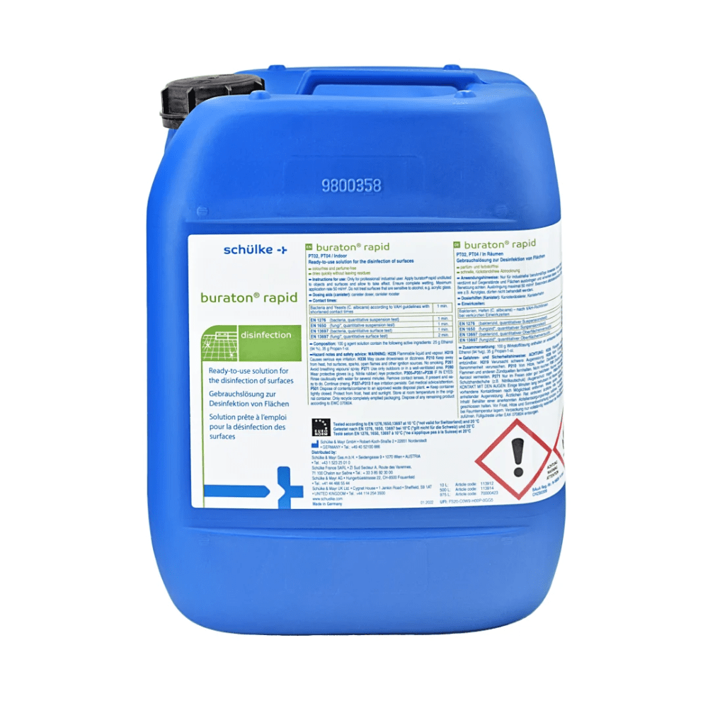 En blå plastdunk med Schülke buraton® rapid-hurtigdesinfektionsmiddel, forsynet med etiketter med tekst på flere sprog og forskellige sikkerhedssymboler, herunder et symbol for hudirritation, der er udviklet specielt til Lebens.