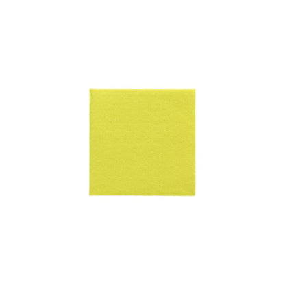 Et enkelt lysende gult kvadrat, der minder om et stykke papir, er centreret på en hvid baggrund og tilbyder en uventet, men charmerende kontrast, der supplerer enhver bæredygtig borddekoration. Dette levende look opnås med PAPSTAR servietter 1/4-fold (24 cm x 24 cm) fra "DAILY Collection" af PAPSTAR GmbH.