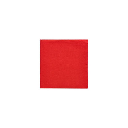 En PAPSTAR-serviet fra "DAILY Collection" med målene 24 x 24 cm, foldet til 1/4 størrelse, står på en enkel hvid baggrund. Denne kvadratiske røde serviet, fremstillet af PAPSTAR GmbH, ser ud til at være FSC-certificeret og består af papir med en ensartet rød farve og en glat tekstur på hele overfladen, ideel til miljøvenlige borddekorationer.