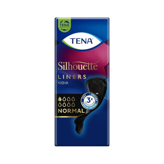 Emballagen til TENA Silhouette Noir Normal trusseindlæg, sort, har et elegant design og består af en mørkeblå æske med lyserøde detaljer. Den viser TENA-logoet og et billede af indlægget, der fremhæver absorptionsgraden »Normal« og den tredobbelte beskyttelse med 3x Fresh Odour Control.