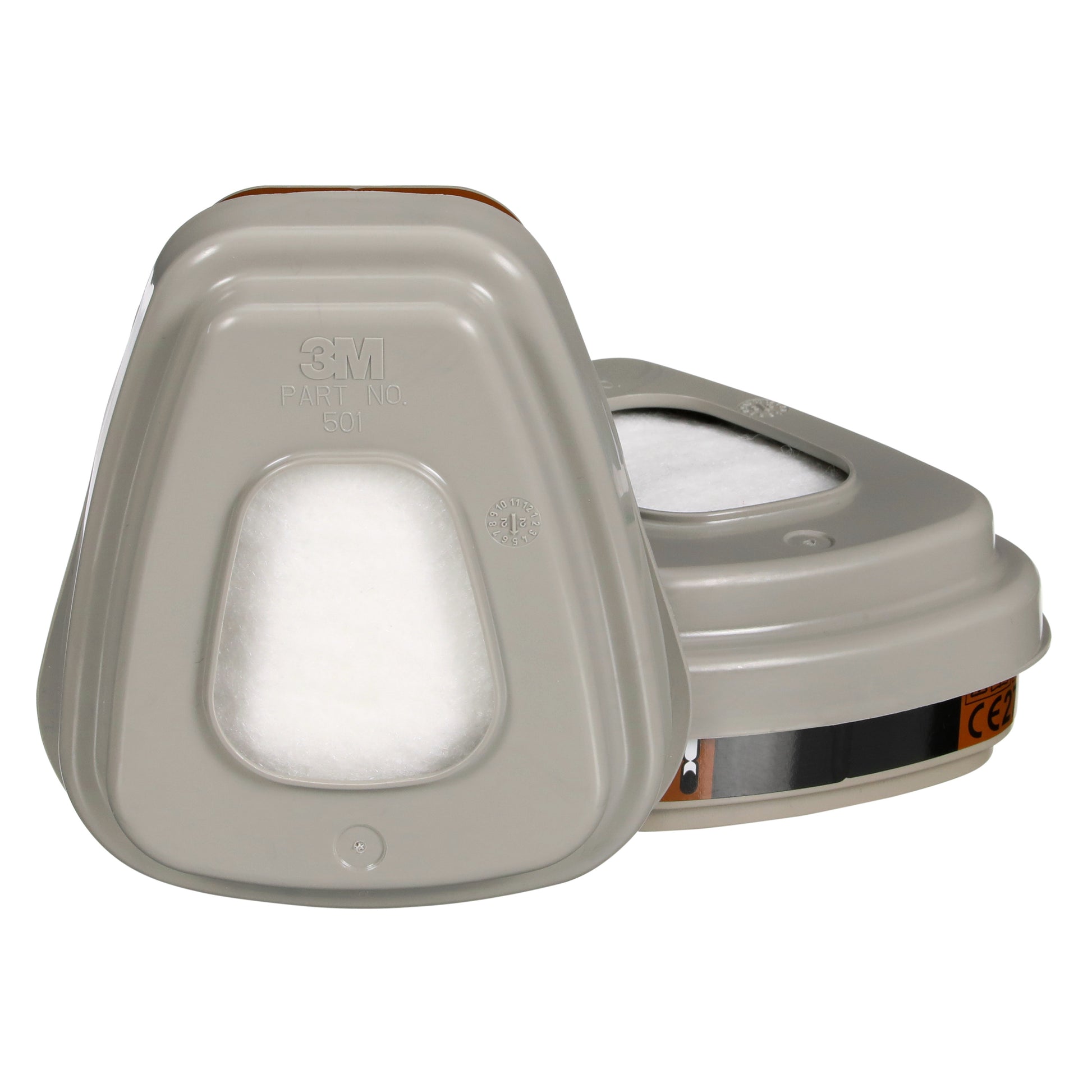 Zwei graue 3M™ Filtersatz 6002-1SP A2P2 Atemschutzfilter (3M Deutschland GmbH), einer mit dem Filtermaterial nach vorne, der andere auf der Seite, teilweise sichtbar hinter dem ersten. Packung enthält 2x6055, 2x5925, 2x501.