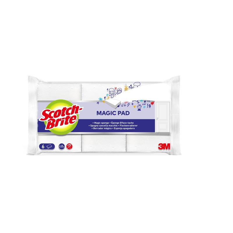 En pakke fra 3M Deutschland GmbH Scotch-Brite® Magic Pad indeholder seks hvide rengøringssvampe, hvorpå mærkelogoet, produktnavnet og anvendelsessymbolerne er afbildet på hvid baggrund.