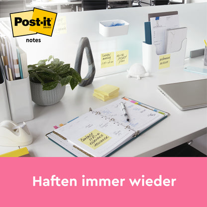 Ein aufgeräumter Bürotisch mit Ordnern, Schreibwaren, einer Pflanze und mehreren gelben Post-it® Notizzetteln 6810GB (38 x 51 mm, gelb, 3 Blöcke à 100 Blatt, 100% PEFC). Zu sehen sind der Notizzettel und das Post-it Logo der 3M Deutschland GmbH.