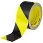 3M™ Hazard Marking Tape 5702, sort/gul, 50 mm x 33 m, 0,14 mm | Pakke (1 rulle)