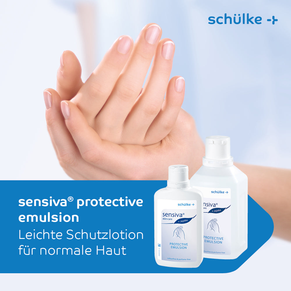 Et nærbillede af en persons hænder, der påfører lotion. Nederst er der to flasker "Schülke sensiva® beskyttelsesmulsion" med Schülke & Mayr GmbH-logoet synligt. Teksten lyder: "Schülke sensiva® beskyttelsesmulsion med jojobaolie, let parfumefri beskyttelseslotion til normal hud".