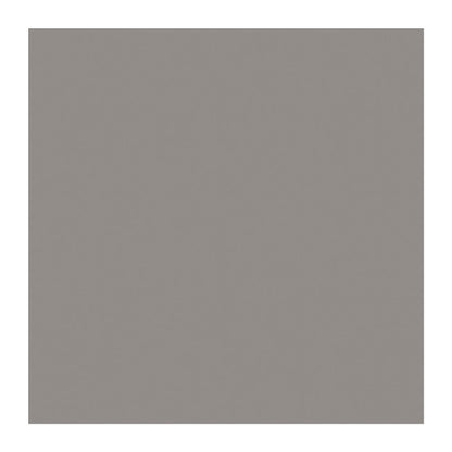 En enkel, ensartet grå kvadratisk serviet, 33 x 33 cm og trelags, der afspejler enkelheden forbundet med de miljøvenlige designs af Duni-servietterne fra Duni GmbH.